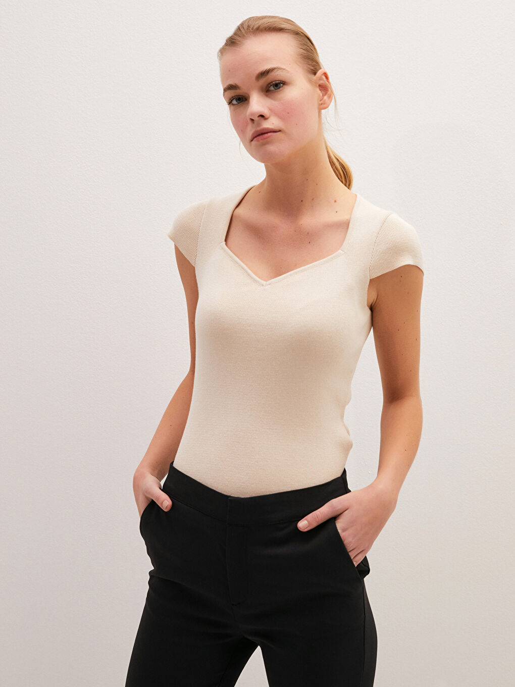 Bej U Yaka Düz Kısa Kollu Kadın Triko Kazak-10