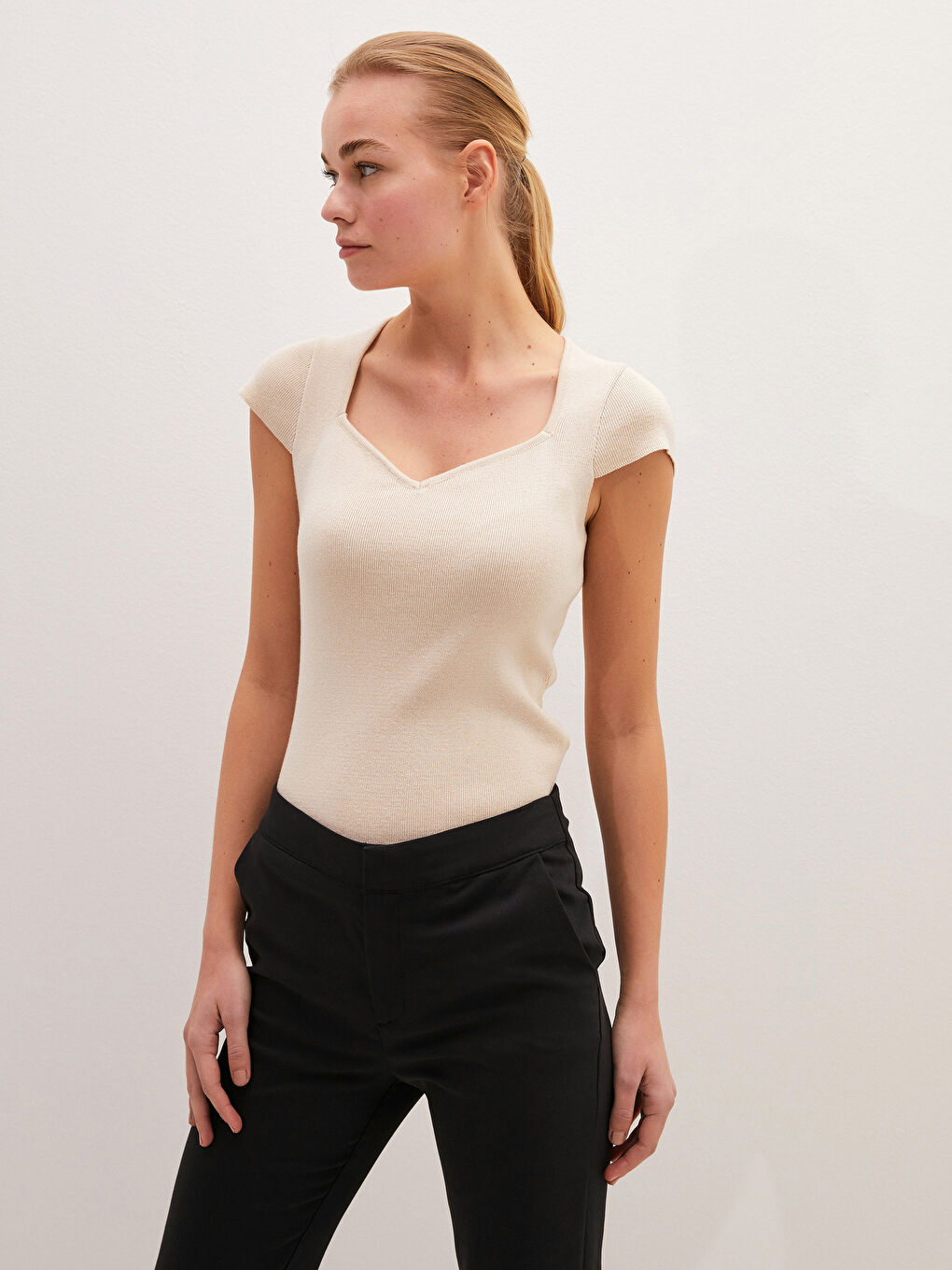 Bej U Yaka Düz Kısa Kollu Kadın Triko Kazak-5