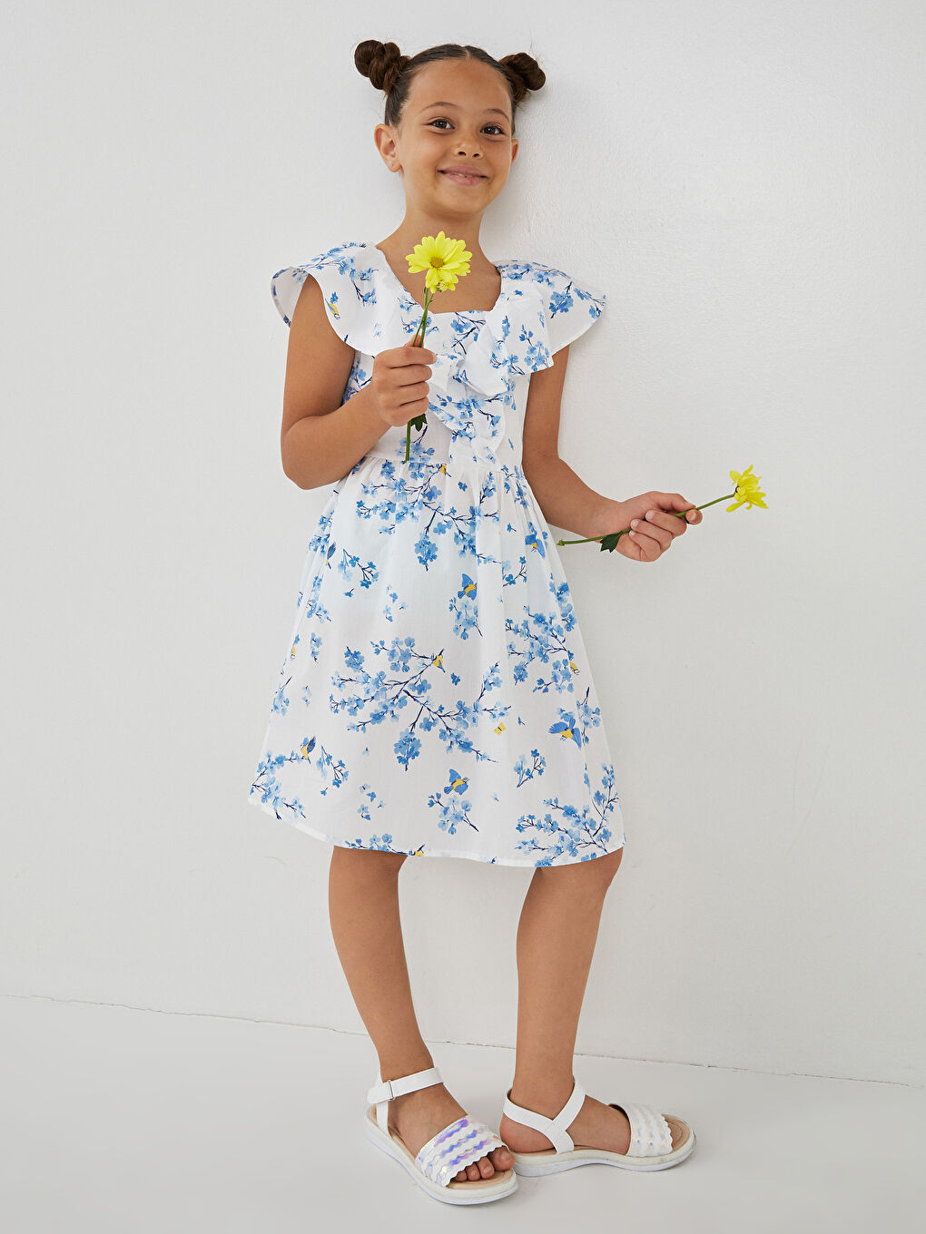 Beyaz V Yaka Desenli Poplin Kız Çocuk Elbise-3