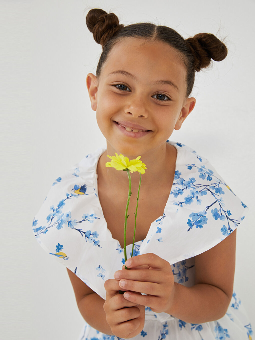 Beyaz V Yaka Desenli Poplin Kız Çocuk Elbise-5