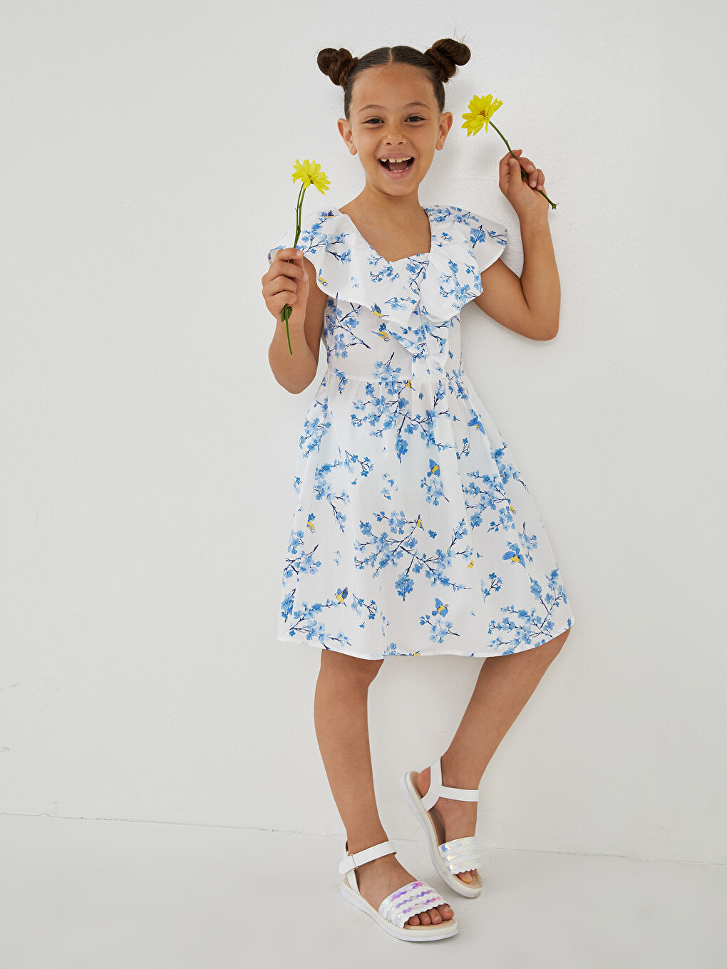 Beyaz V Yaka Desenli Poplin Kız Çocuk Elbise
