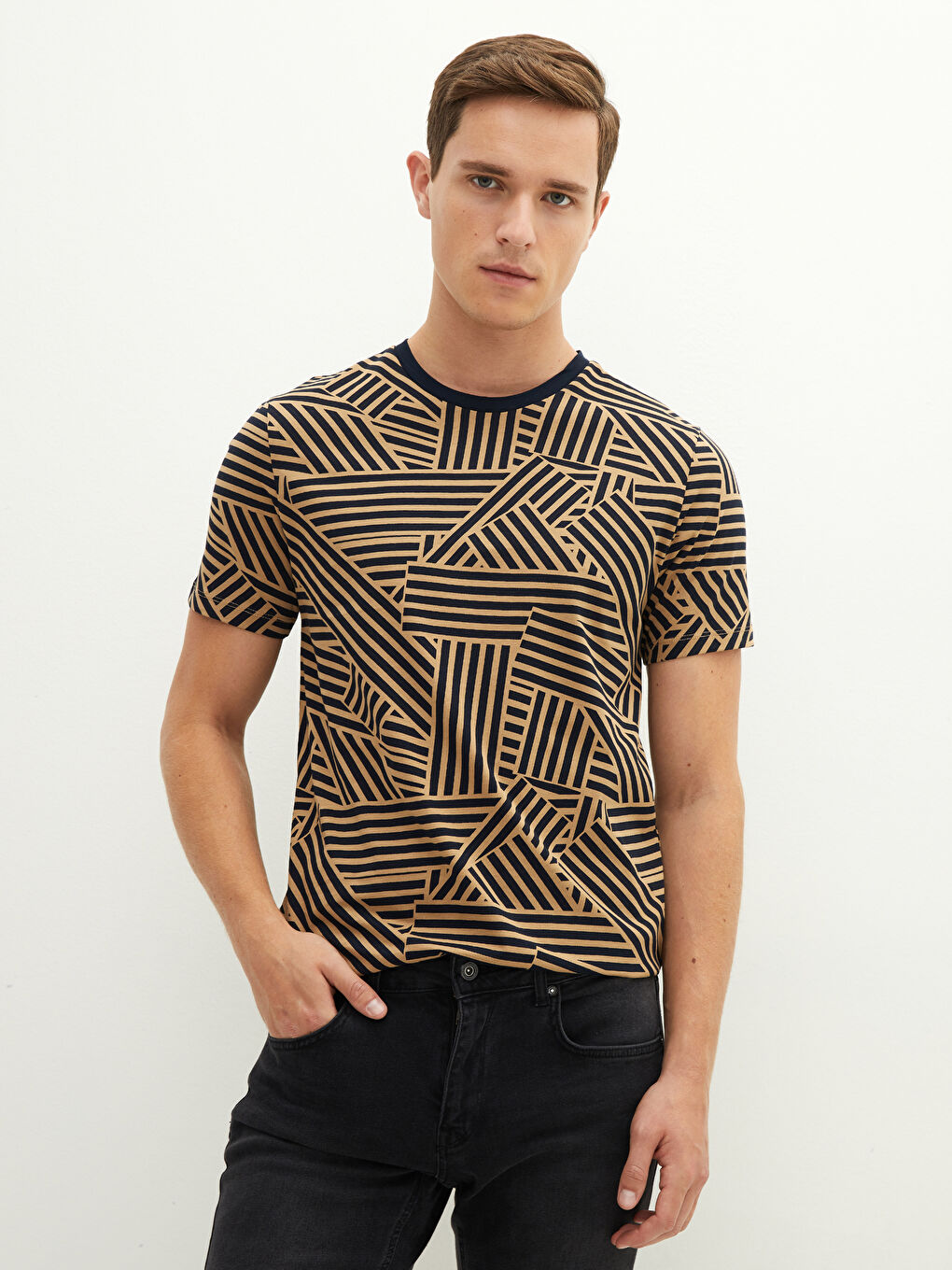Lacivert Bisiklet Yaka Kısa Kollu Desenli Penye Erkek Tişört