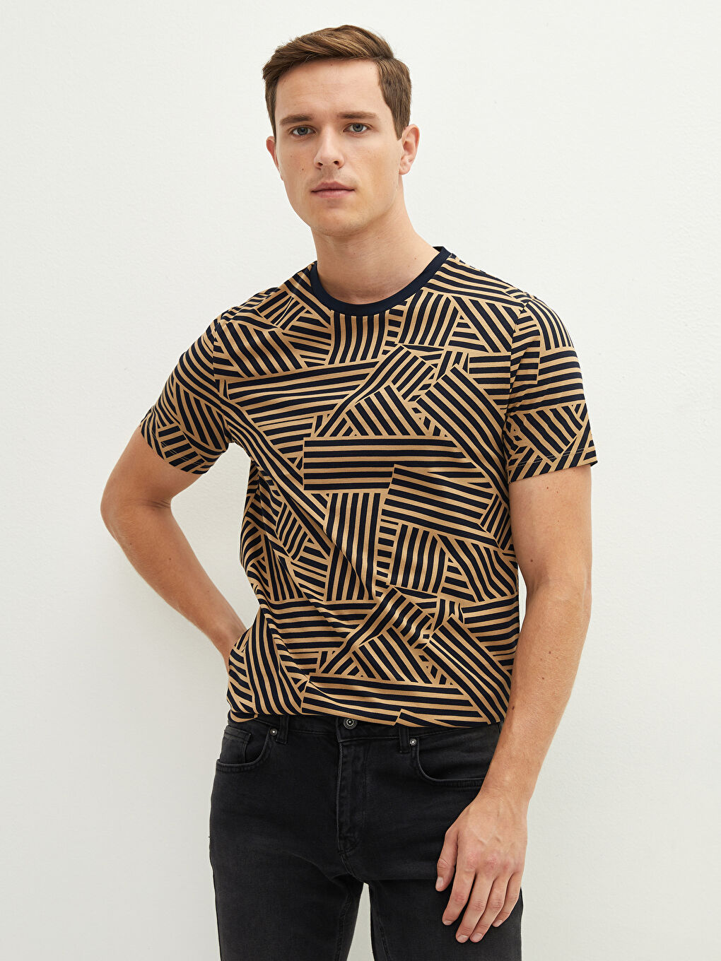 Lacivert Bisiklet Yaka Kısa Kollu Desenli Penye Erkek Tişört-1