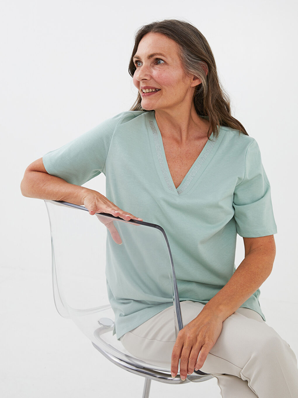 Yeşil V Yaka Taşlı Kısa Kollu Pamuklu Kadın Bluz-4