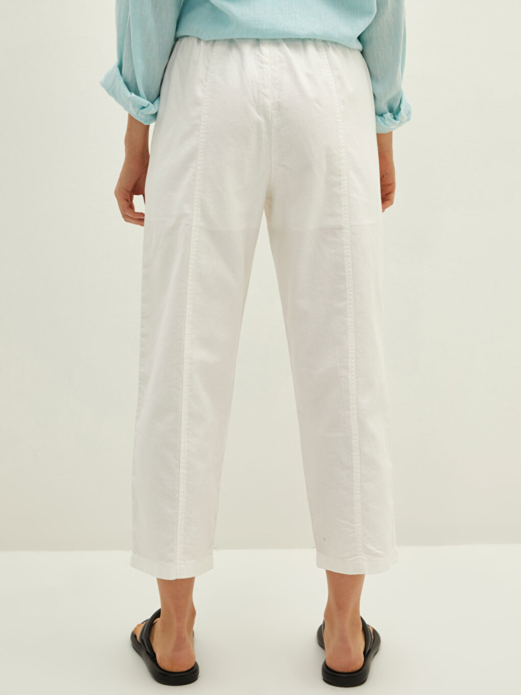 Beyaz Beli Lastikli Bol Fit Cep Detaylı Kadın Pantolon-3