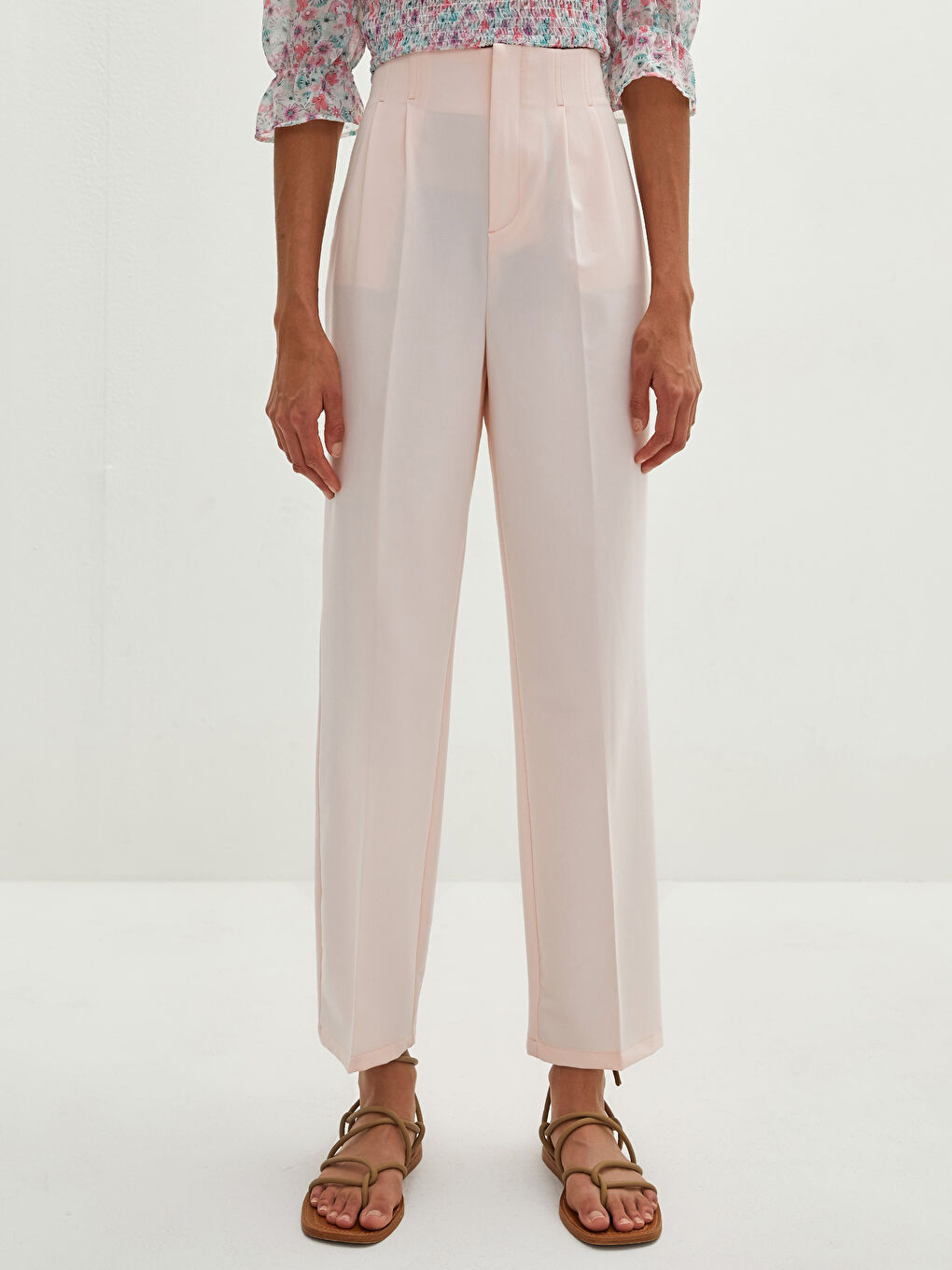 Pembe Bol Fit Düz Cep Detaylı Bilek Boy Kadın Pantolon-3