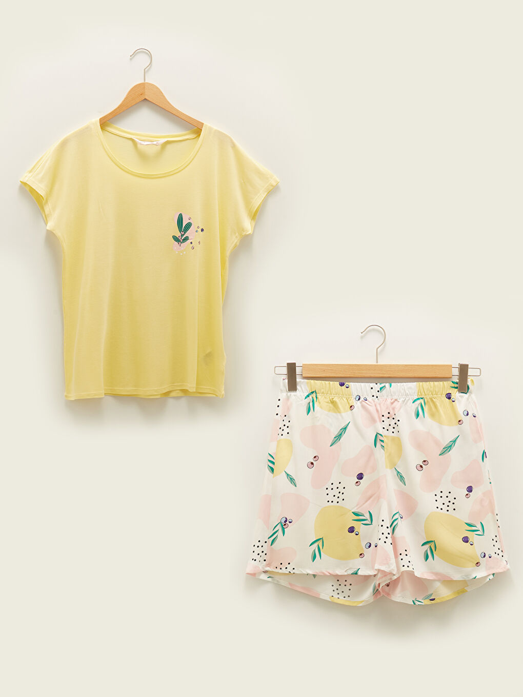 Ekru Bisiklet Yaka Baskılı Kısa Kollu Viskon Kadın Şortlu Pijama Takımı-5