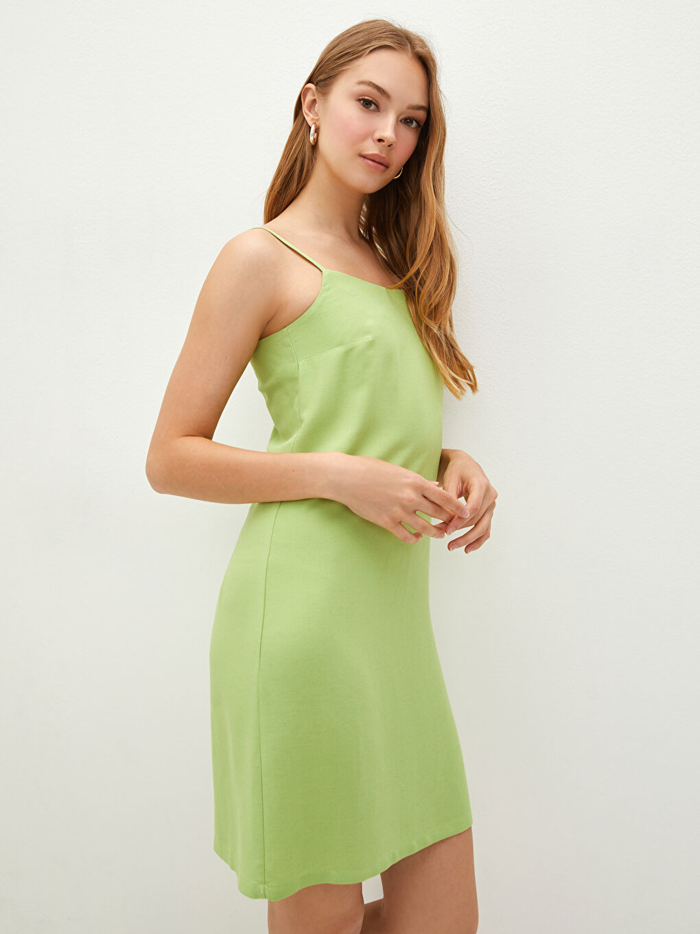 Әйелдерге арналған өрнексіз вискоза аралас матадан көйлек-4