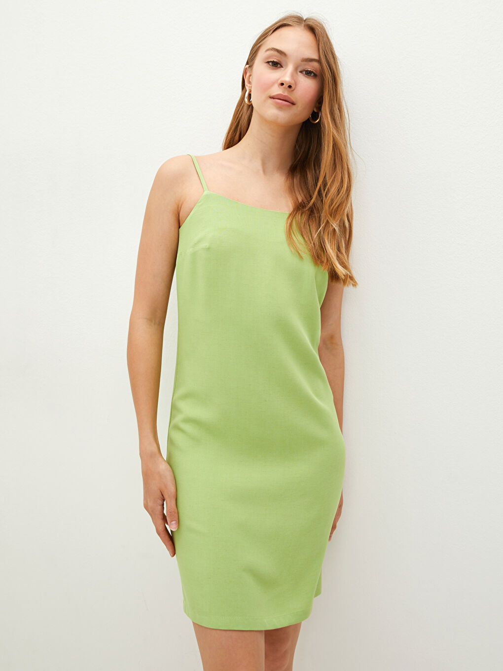 Әйелдерге арналған өрнексіз вискоза аралас матадан көйлек