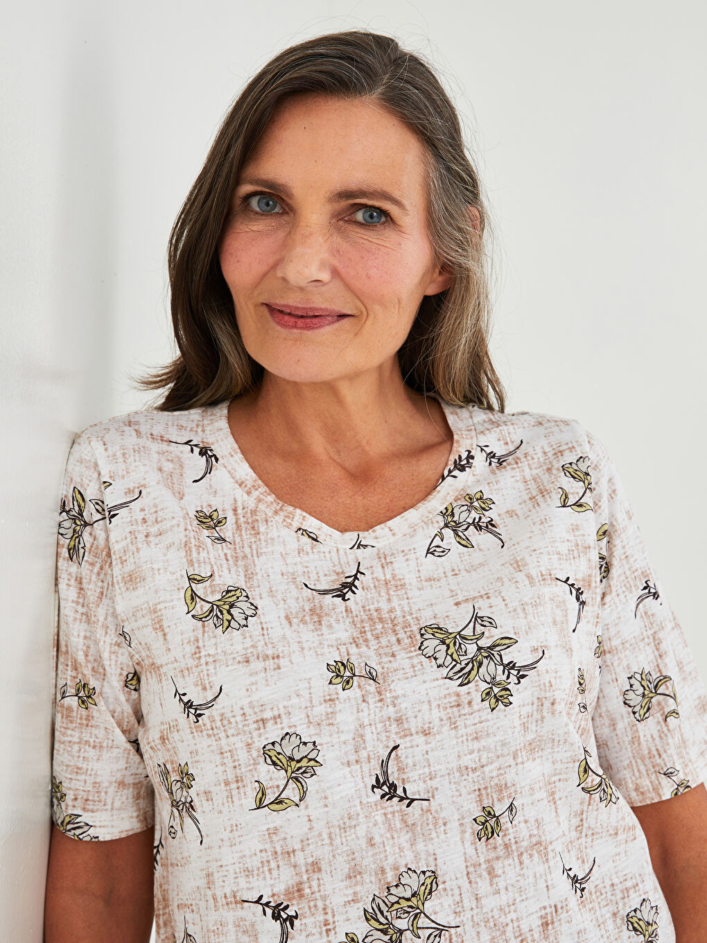 T-shirt en coton à manches courtes à col rond et motif floral