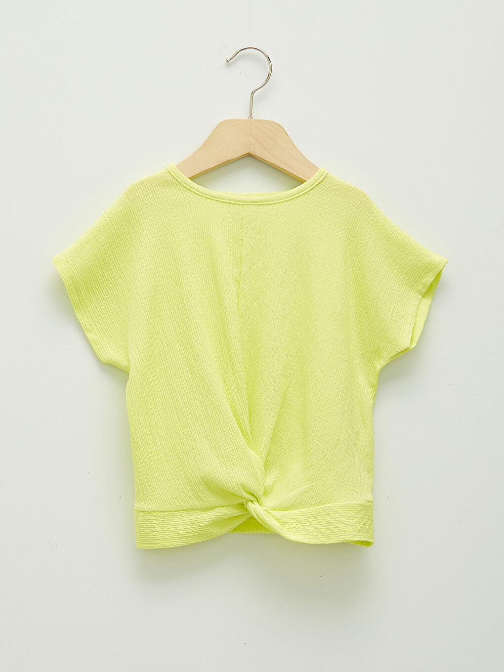 بلوزة بنات أساسية برقبة دائرية وكم قصير