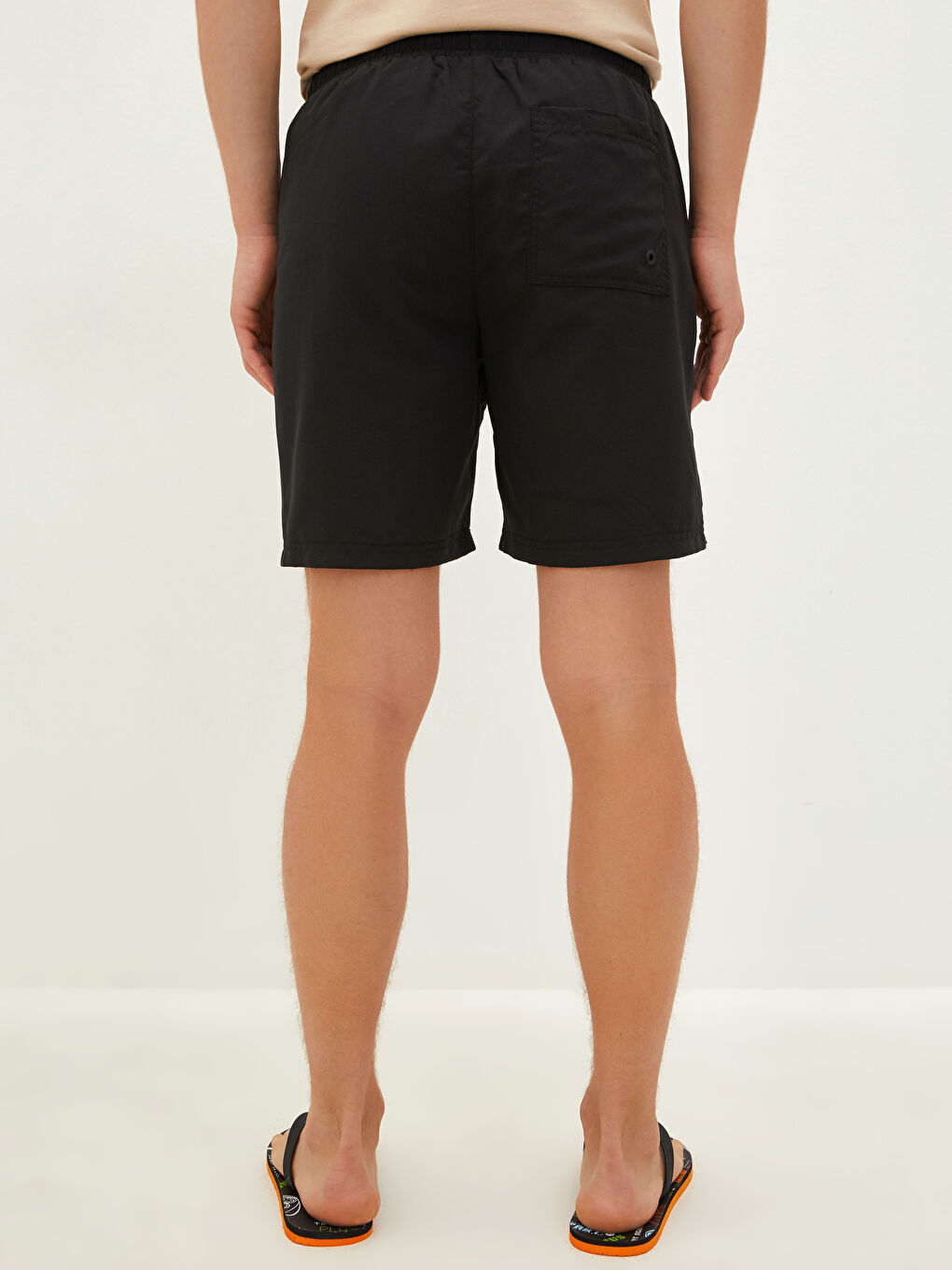 Siyah Diz Hizası Boy Looney Tunes Lisanslı Erkek Deniz Şortu-3