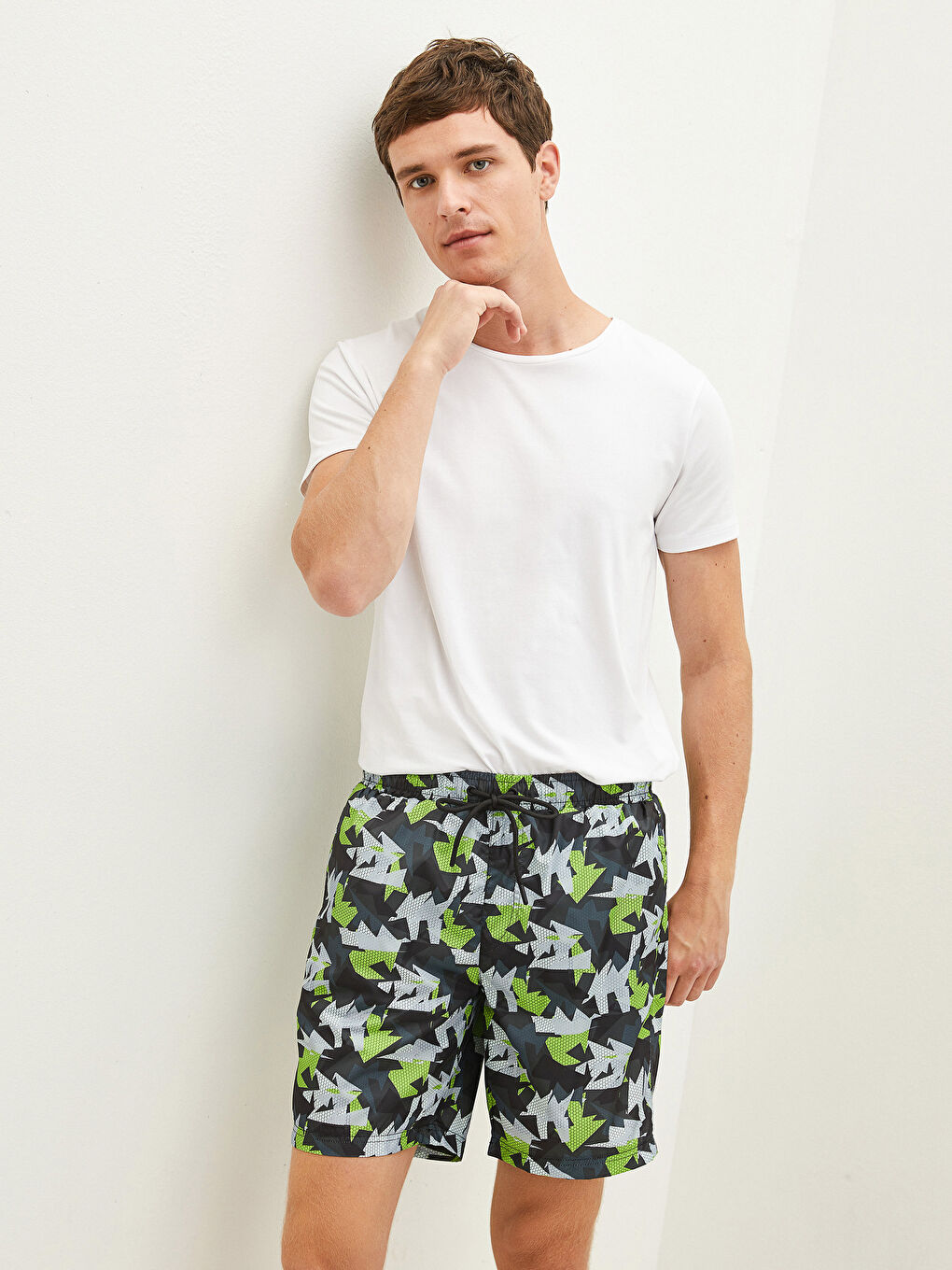 Antrasit Diz Hizası Boy Desenli Erkek Deniz Şortu-1