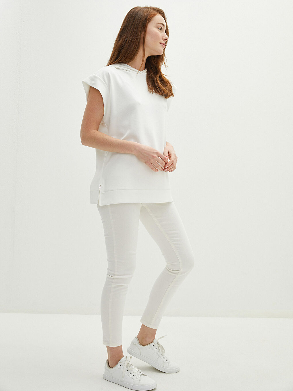 Ekru Kadın Kapüşon Yaka Düz Kolsuz Tişört-9