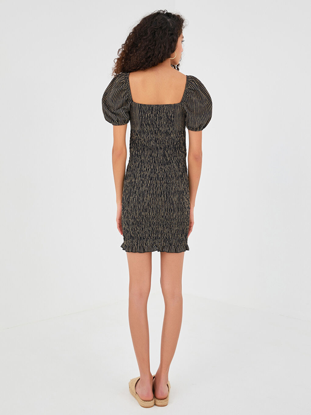 Siyah Desenli Kısa Kollu Krinkle Kumaş Kadın Elbise-4