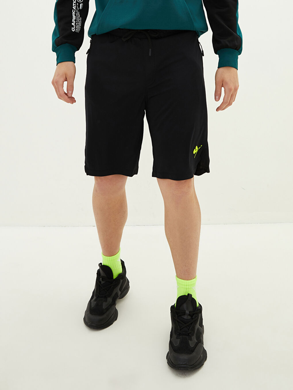 Siyah Standart Kalıp Aktif Spor Erkek Şort-3