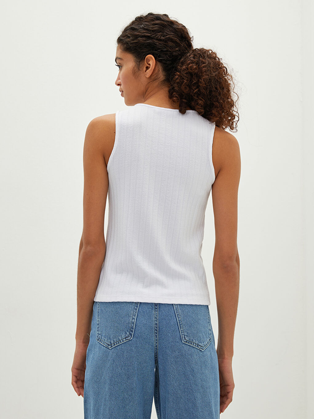 Beyaz Bisiklet Yaka Düz Kolsuz Kaşkorse Kumaş Kadın Atlet-6