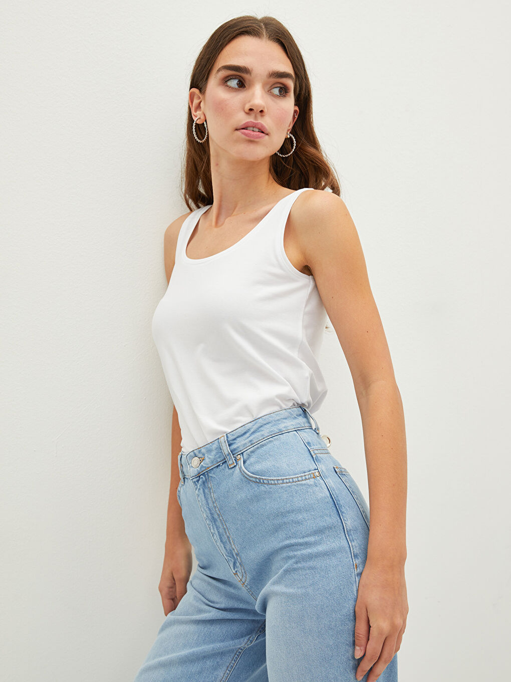 Beyaz Kadın U Yaka Askılı Düz Atlet-2