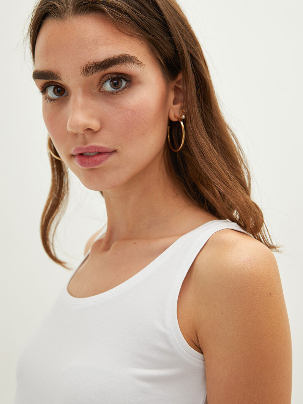 Beyaz Kadın U Yaka Askılı Düz Atlet-3