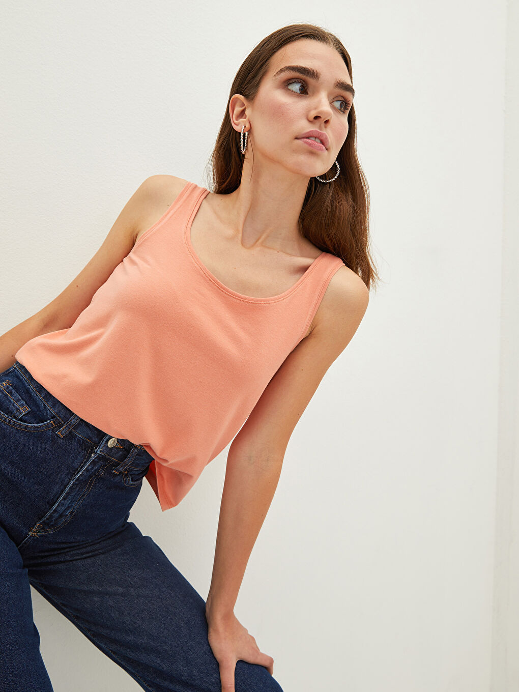 فيست رياضي بحمّالات بياقة على شكل حرف U للنساء-2