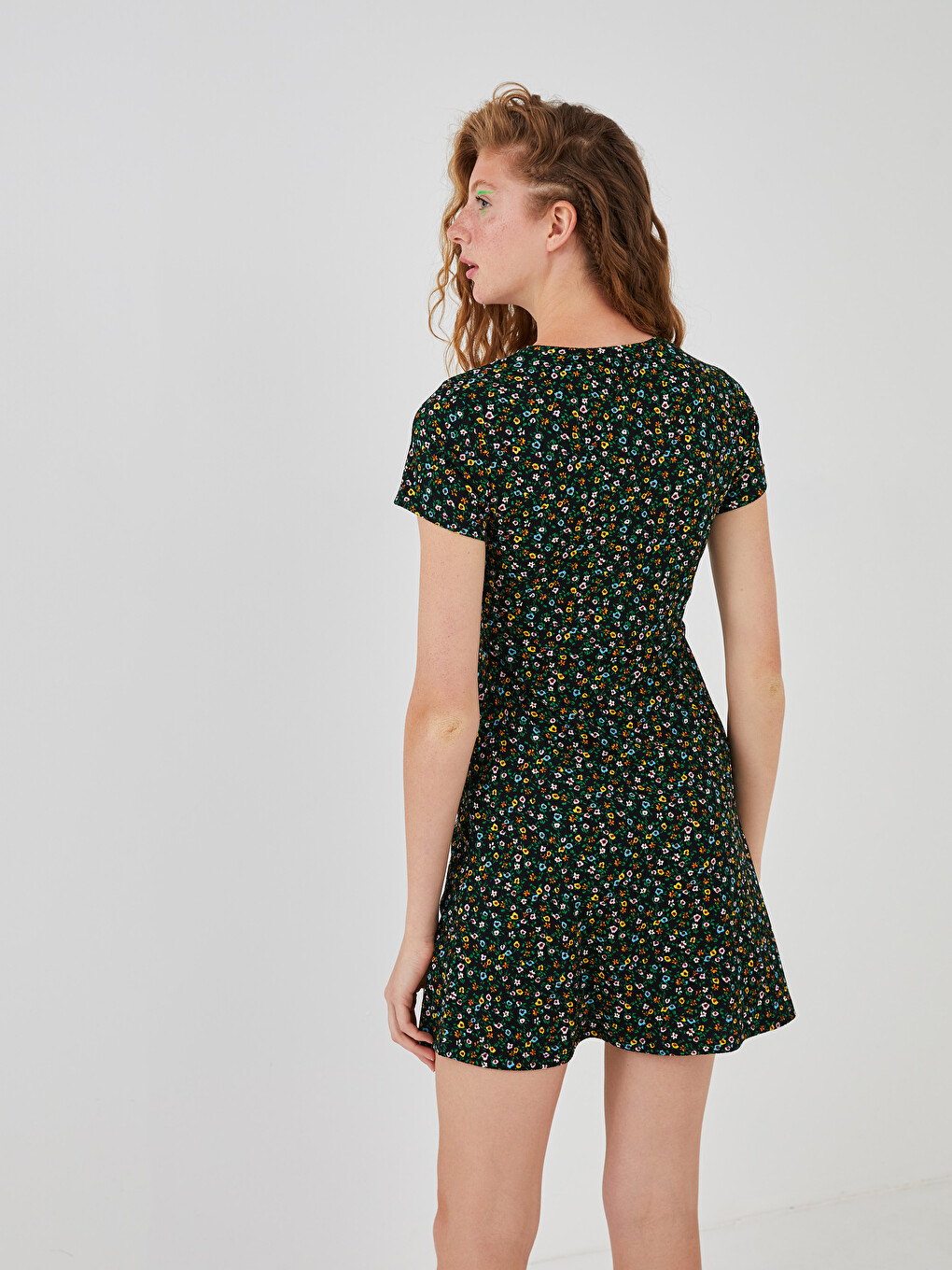 Robe à Col Rond Florale à Manches Courtes pour Femmes-4