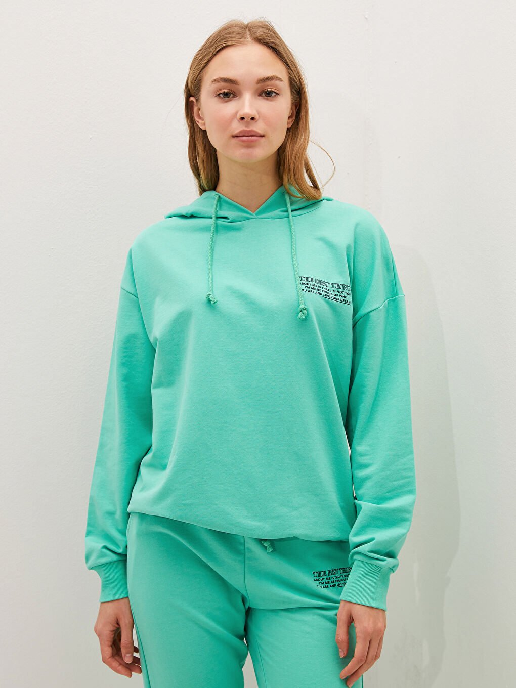 Yeşil Kapüşon Yaka Baskılı Uzun Kollu Kadın Sweatshirt