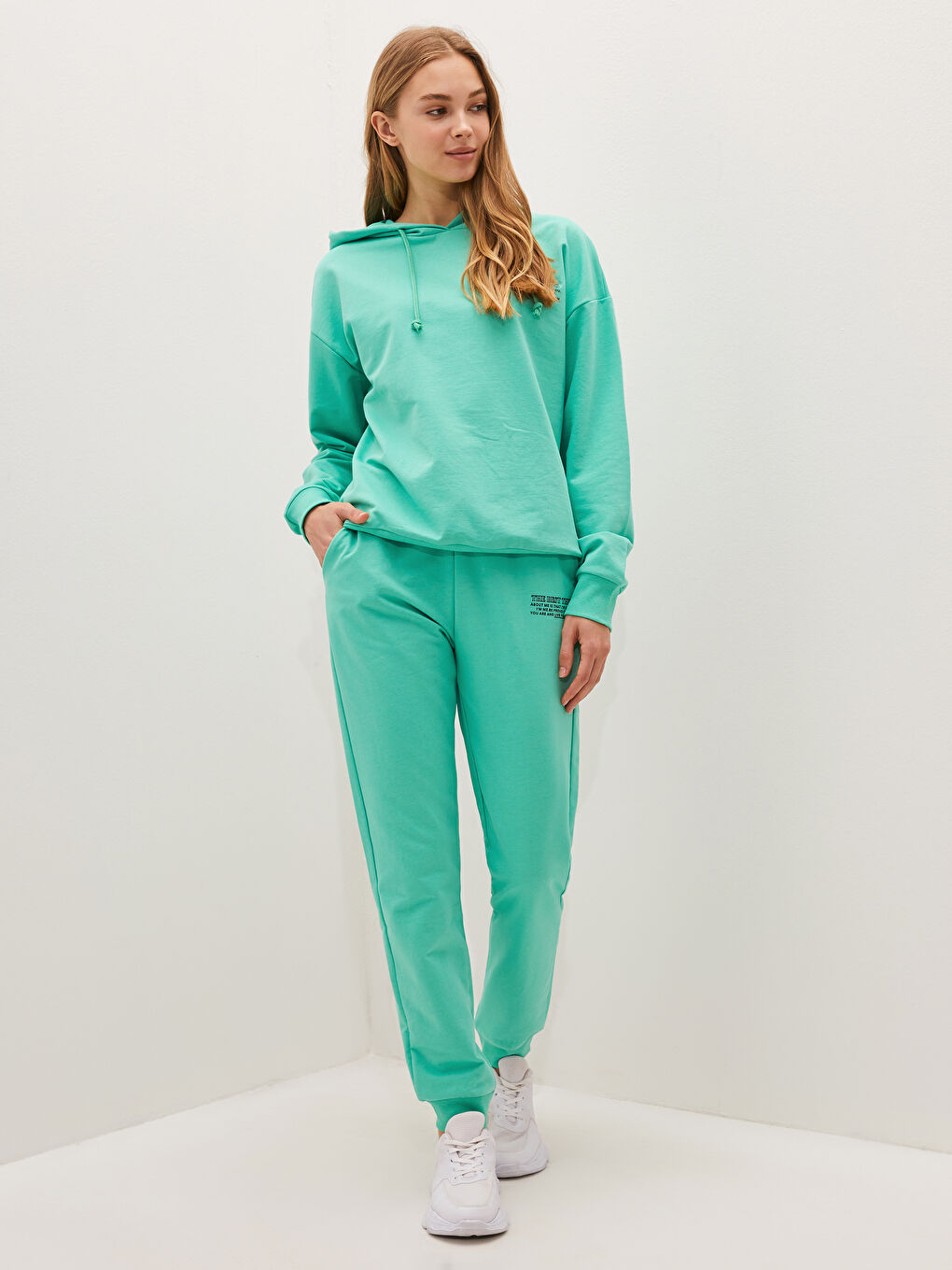 Yeşil Kapüşon Yaka Baskılı Uzun Kollu Kadın Sweatshirt-4