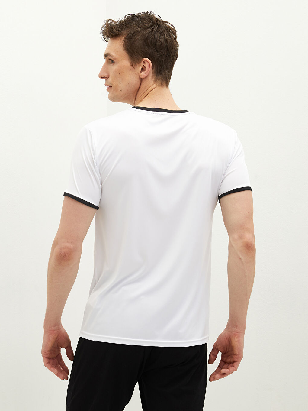 Beyaz Bisiklet Yaka Kısa Kollu Aktif Spor Erkek Tişört-4