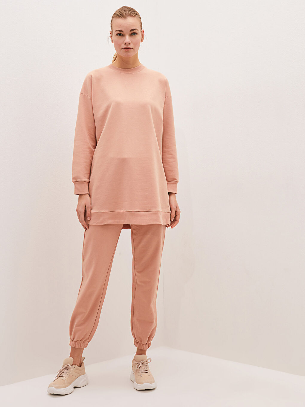 تونيك كنزة رياضية برقبة دائرية مطبوع بأكمام طويلة للسيدات-2