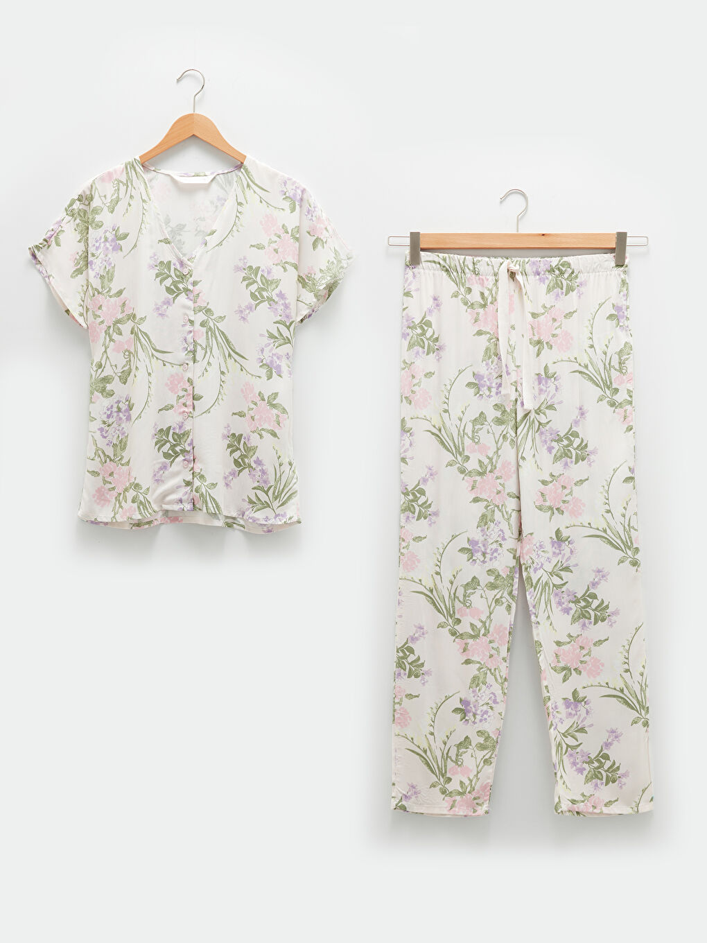 V-Neck Floral Short Sleeve Viscose Women's Pajamas Set