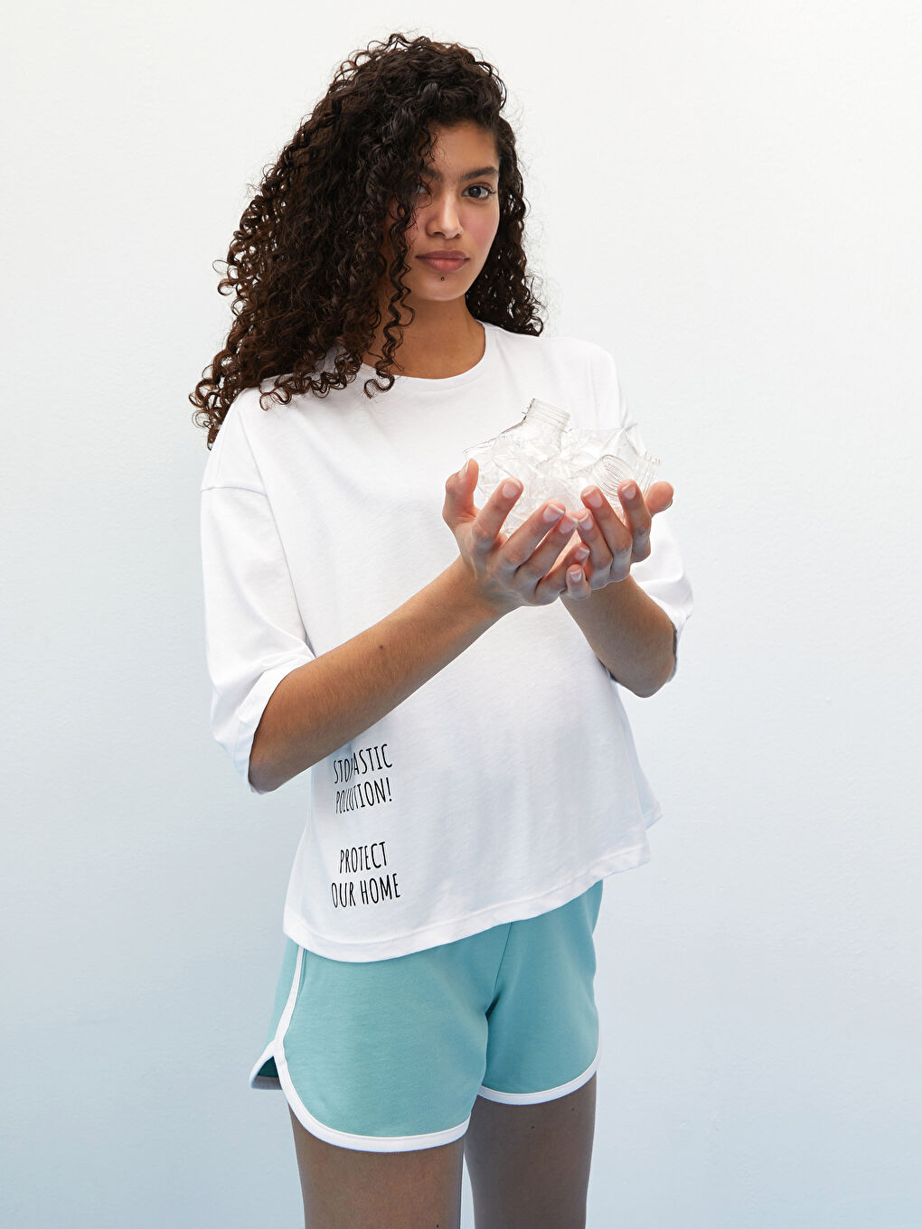 Beyaz Bisiklet Yaka Baskılı Kısa Kollu Kadın Tişört-1