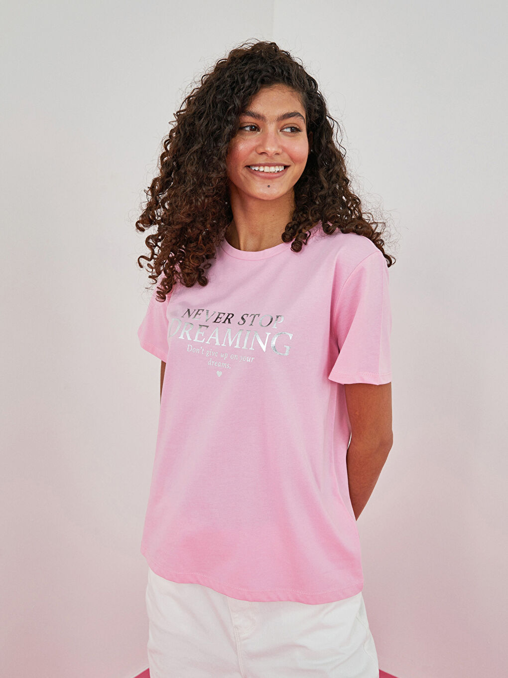 Pembe Bisiklet Yaka Baskılı Kısa Kollu Pamuklu Kadın Tişört-2