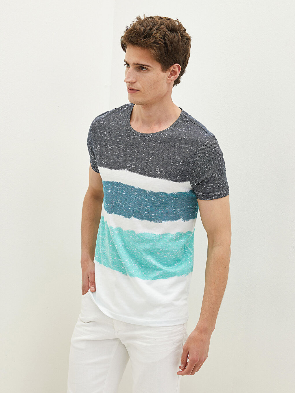 Beyaz Bisiklet Yaka Kısa Kollu Renk Bloklu Penye Erkek Tişört-1