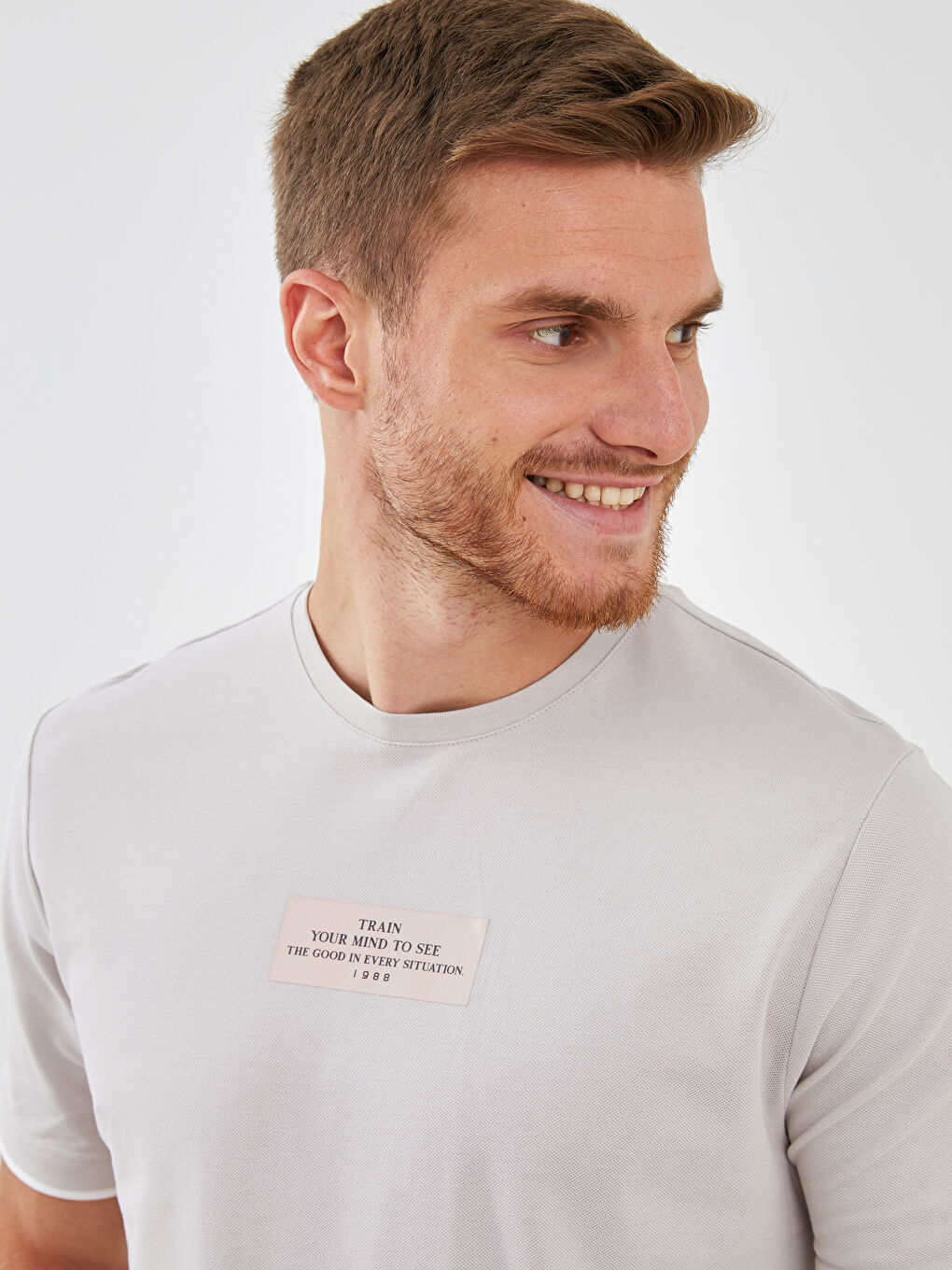 Gri Bisiklet Yaka Kısa Kollu Baskılı Penye Erkek Tişört-2