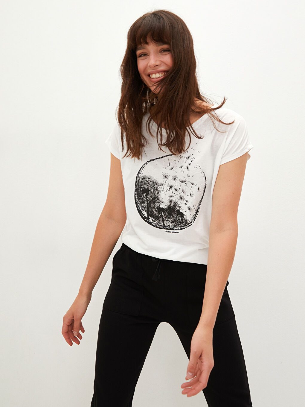 Ekru Bisiklet Yaka Baskılı Kısa Kollu Kadın Tişört