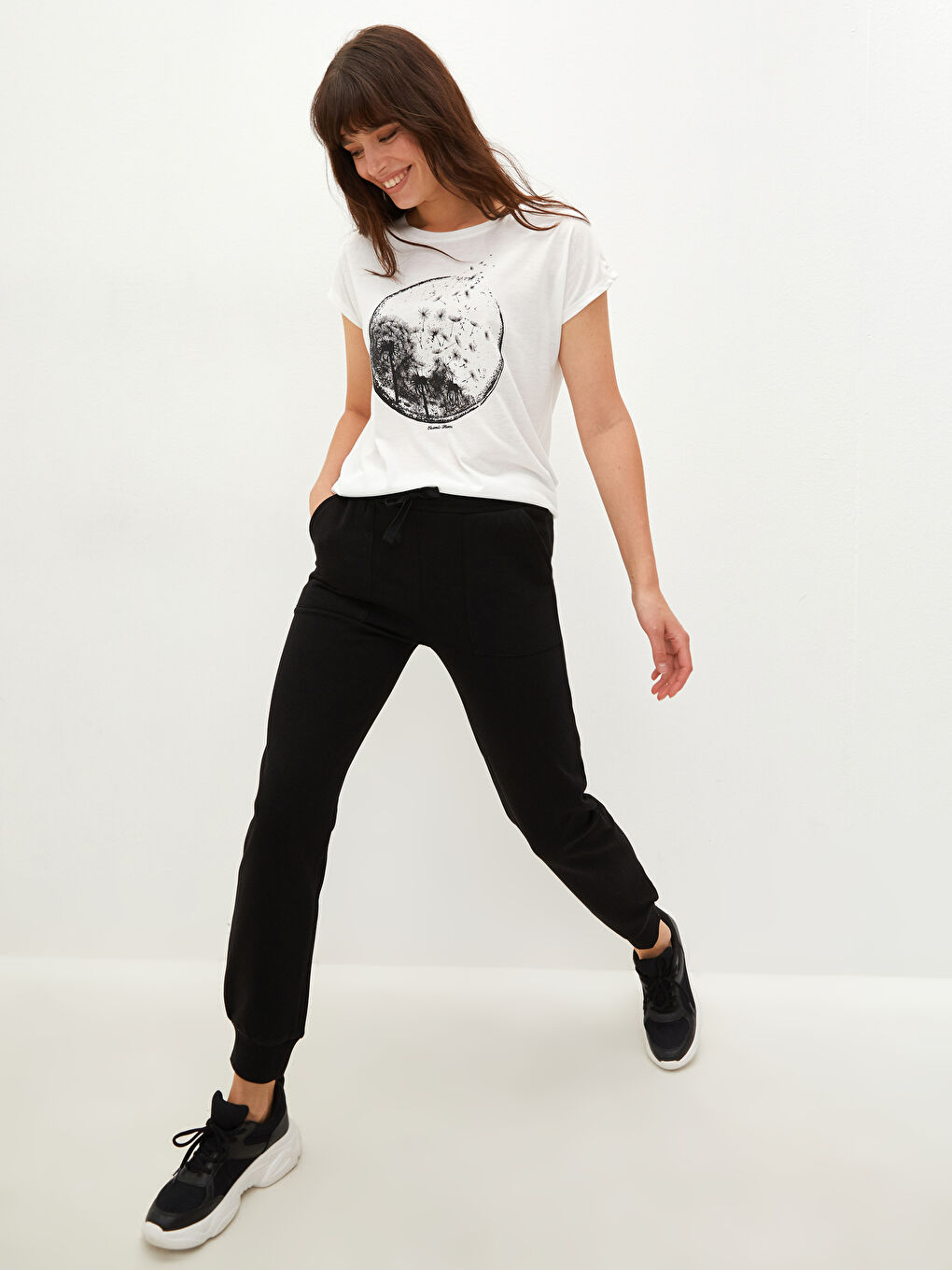 Ekru Bisiklet Yaka Baskılı Kısa Kollu Kadın Tişört-3