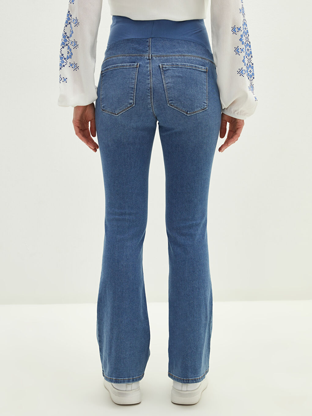 LCWAIKIKI Maternity Ženske Rodeo Farmerke sa Džepovima na Stomaku i Detaljima Španskih Pantalona -S1K057Z8-507