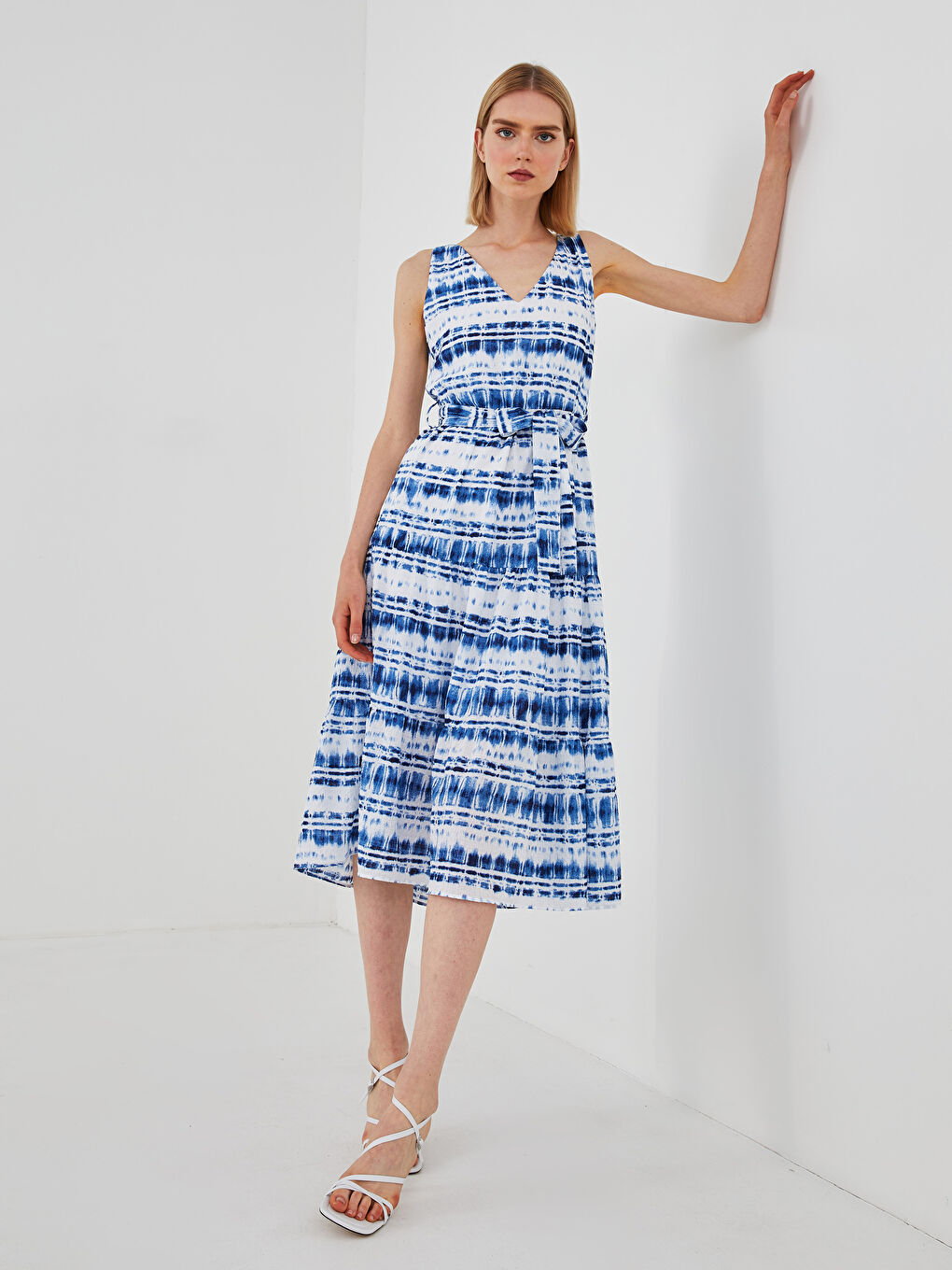 LCW Vision V-Ausschnitt Ärmellos Gemustert Taillengürtel Knitterstoff Kleid für Damen -S1K088Z8-LQQ