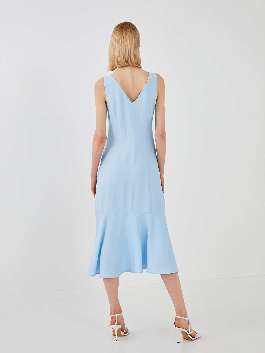 Mavi V Yaka Düz Önden Düğme Kapamalı Kadın Elbise-5