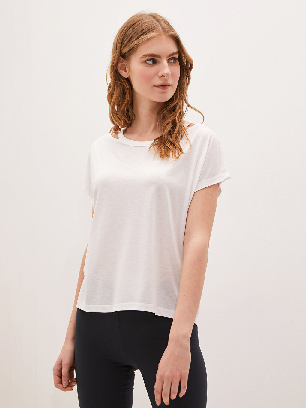 Crew Neck Plain Short Sleeve Women's Sports T-Shirt