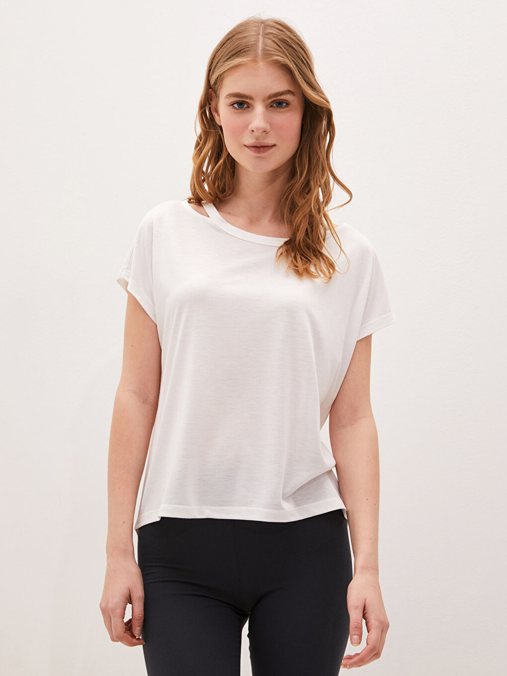 Crew Neck Plain Short Sleeve Women's Sports T-Shirt-1