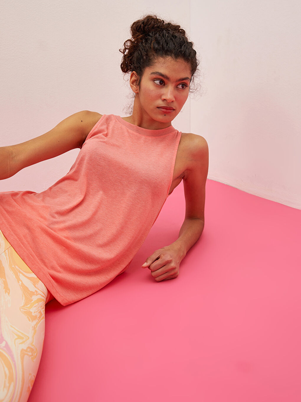 Mercan Kadın Bisiklet Yaka Düz Kolsuz Spor Tişört-1