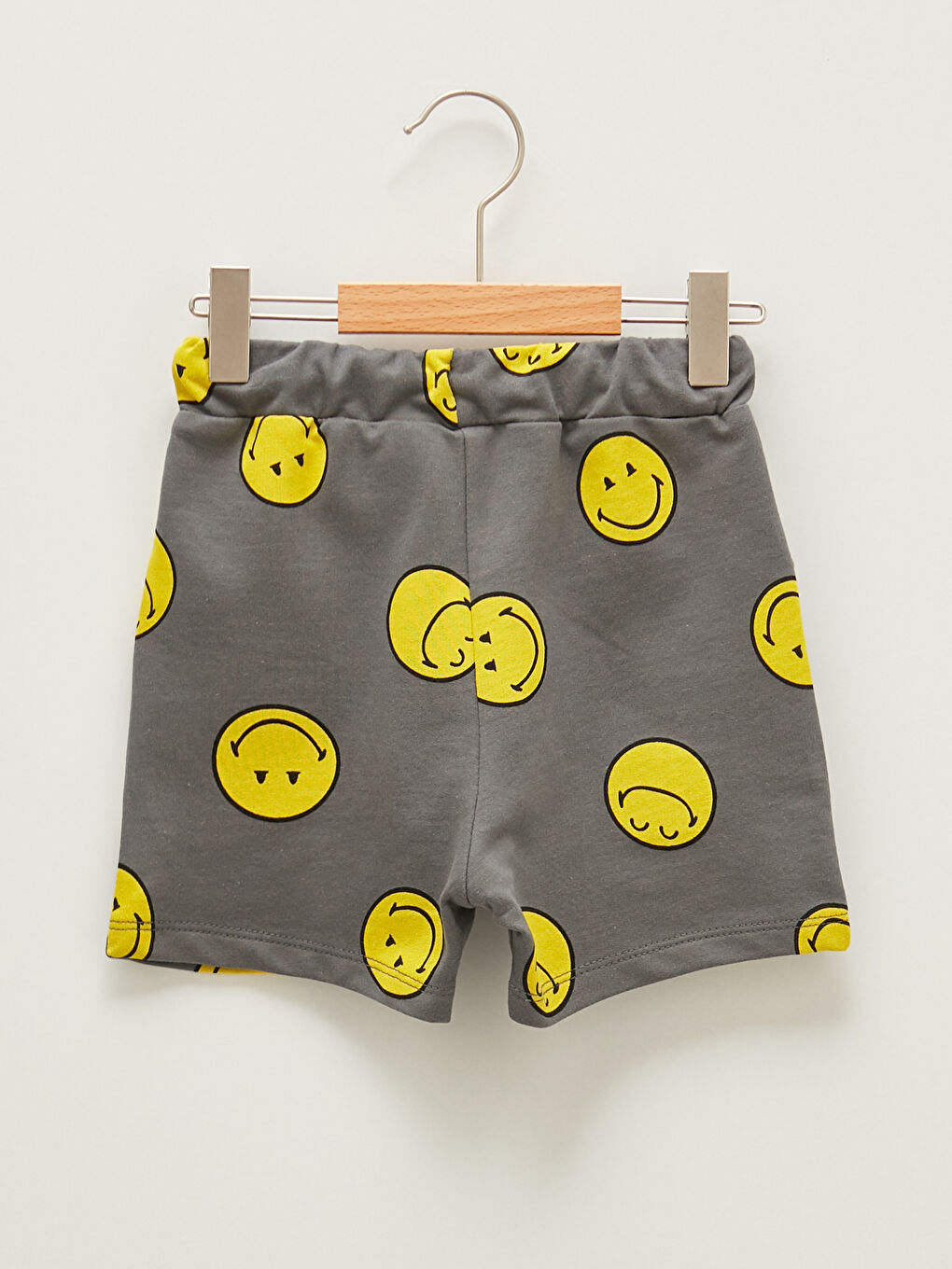 LCW baby Elastic Waist Smileyworld Printed Baby Boy Shorts -S1K183Z1-LRZ
