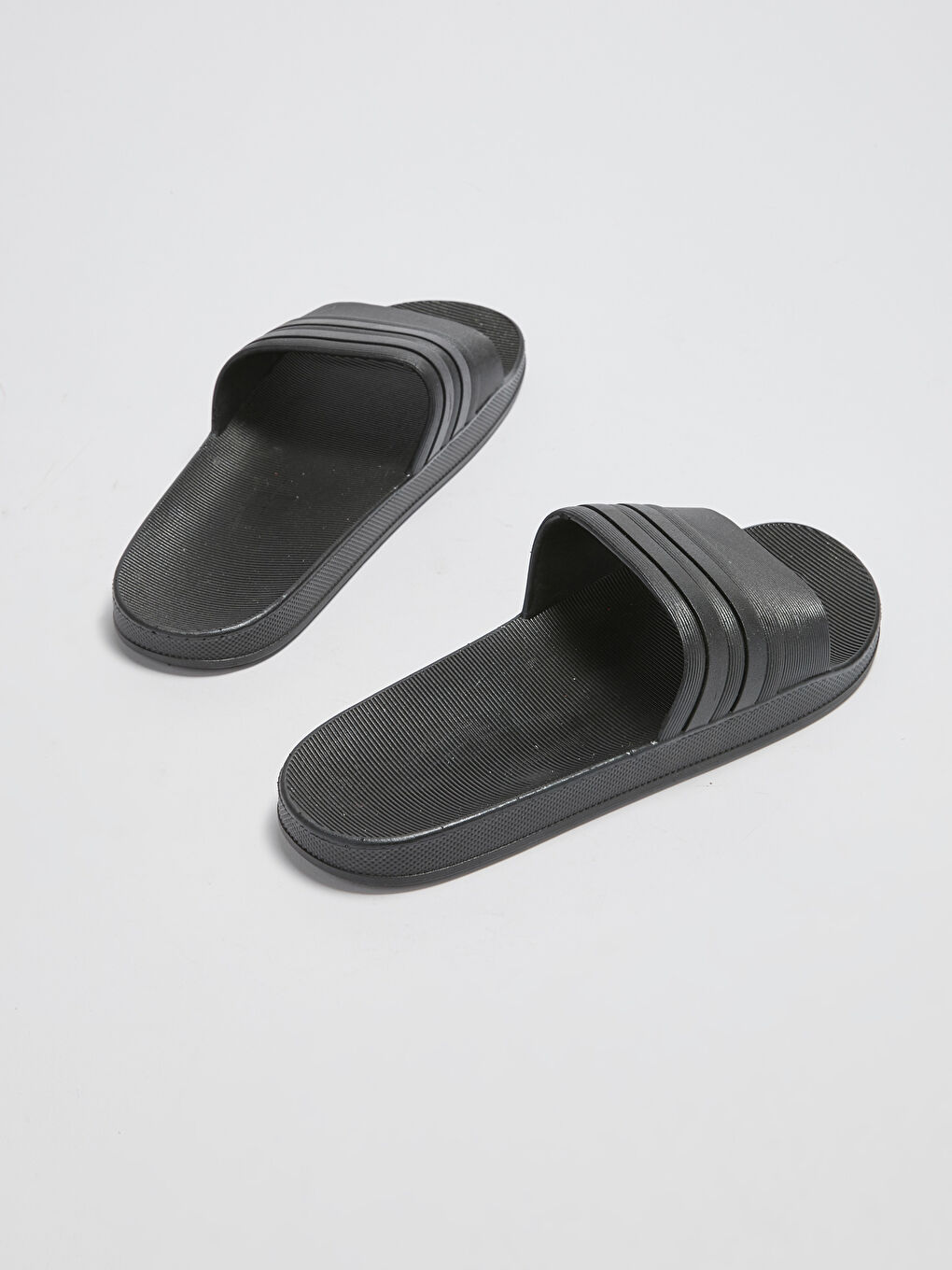 Siyah Tek Bantlı Erkek Terlik-4