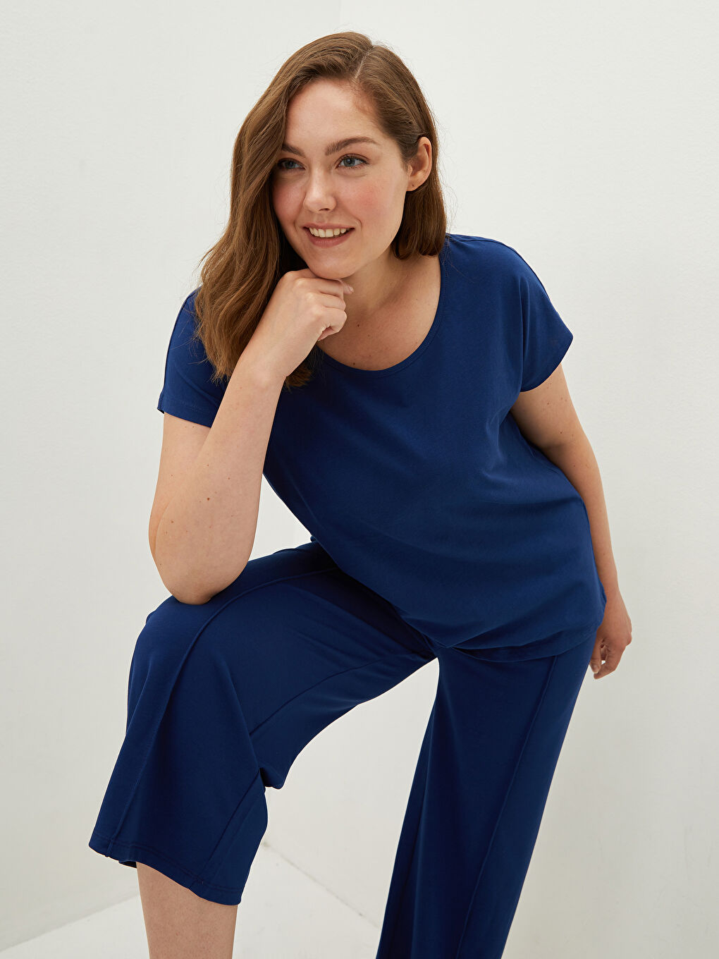 Lacivert Bisiklet Yaka Düz Kısa Kollu Pamuklu Kadın Tişört-2