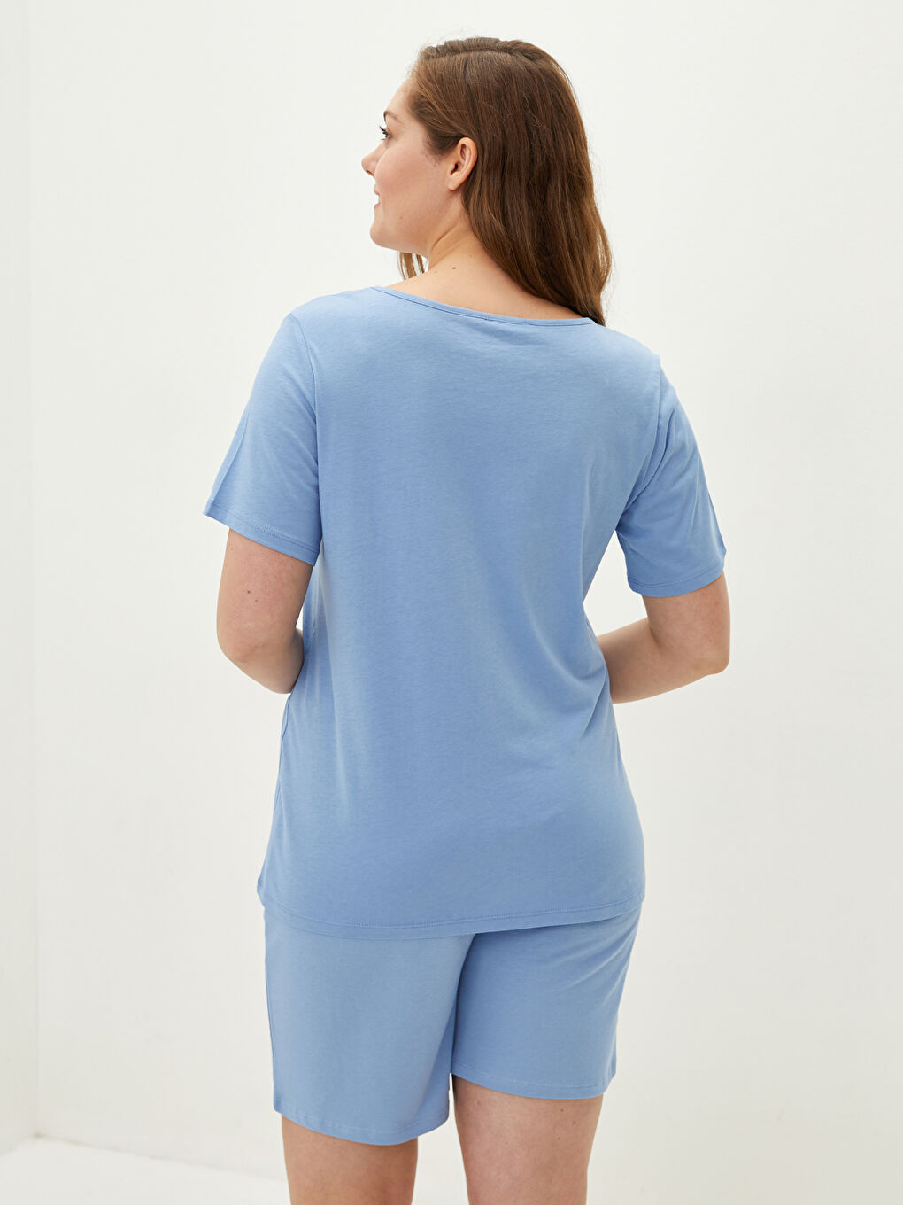 Mavi U Yaka Düz Kısa Kollu Kadın Tişört-5