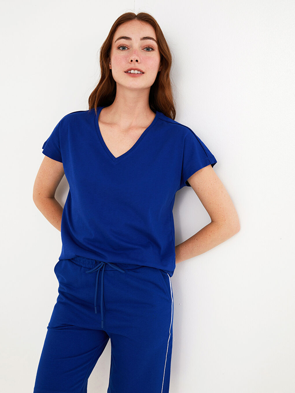 Lacivert V  Yaka Düz Kısa Kollu Pamuklu Kadın Tişört-5