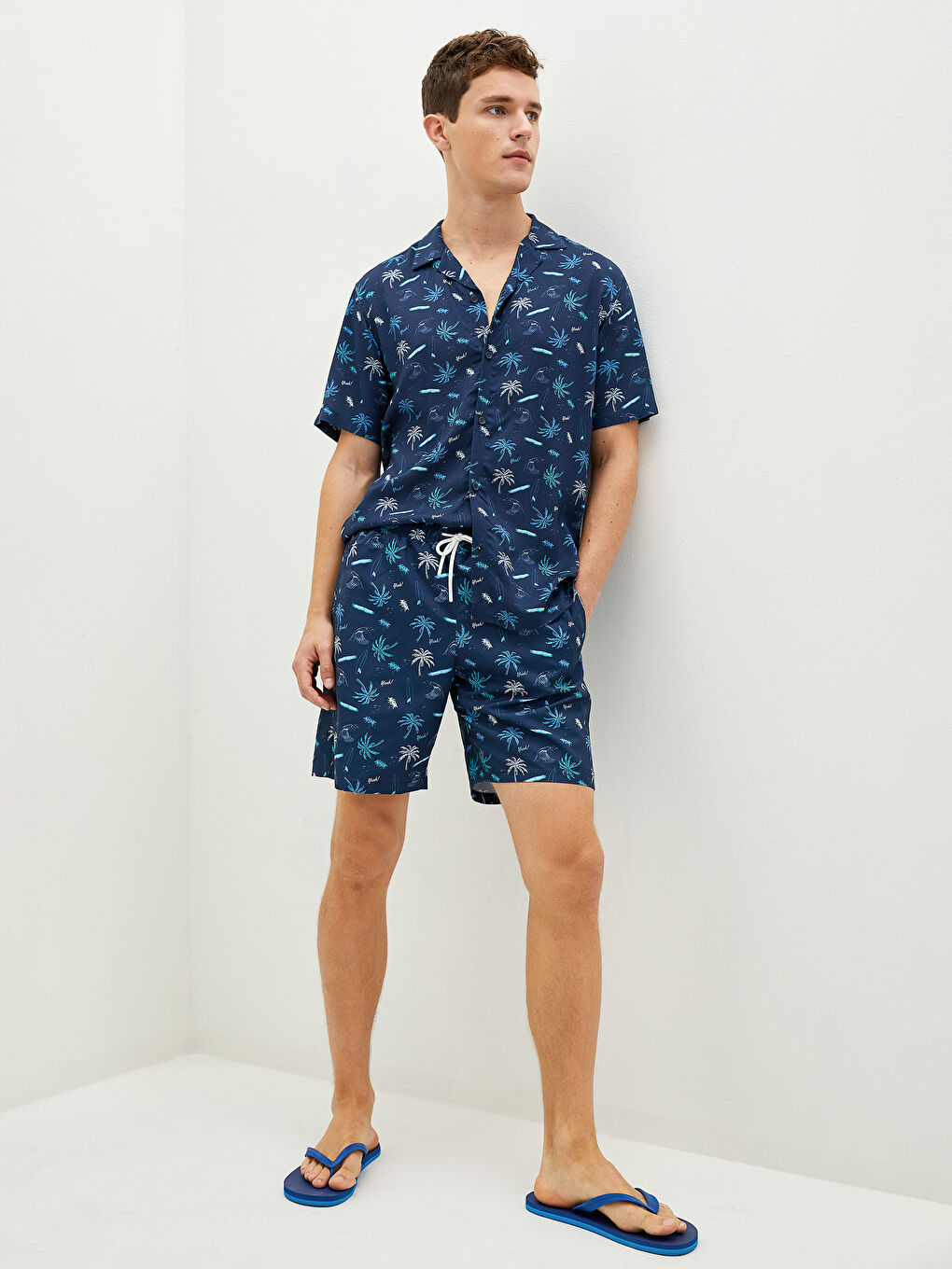 Lacivert Diz Hizası Boy Desenli Erkek Deniz Şortu-4