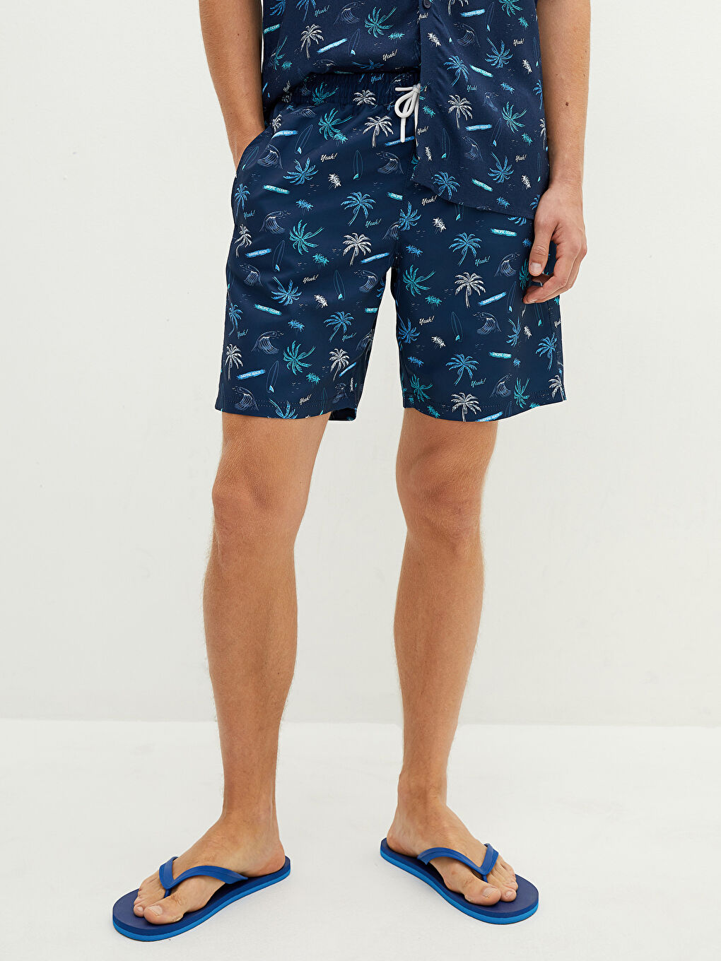 Lacivert Diz Hizası Boy Desenli Erkek Deniz Şortu-2