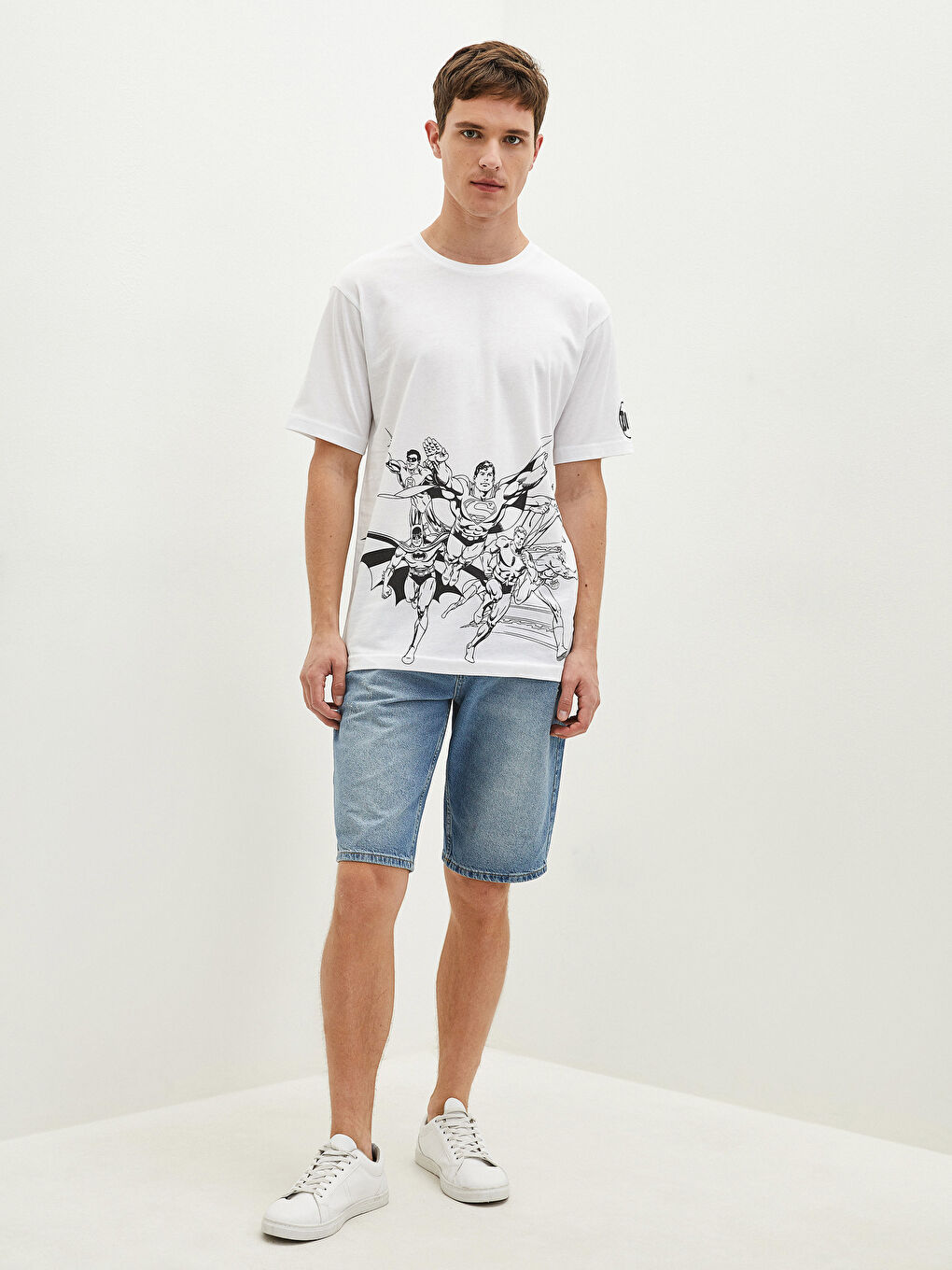 Beyaz Bisiklet Yaka Kısa Kollu Justice League Baskılı Penye Erkek Tişört-3